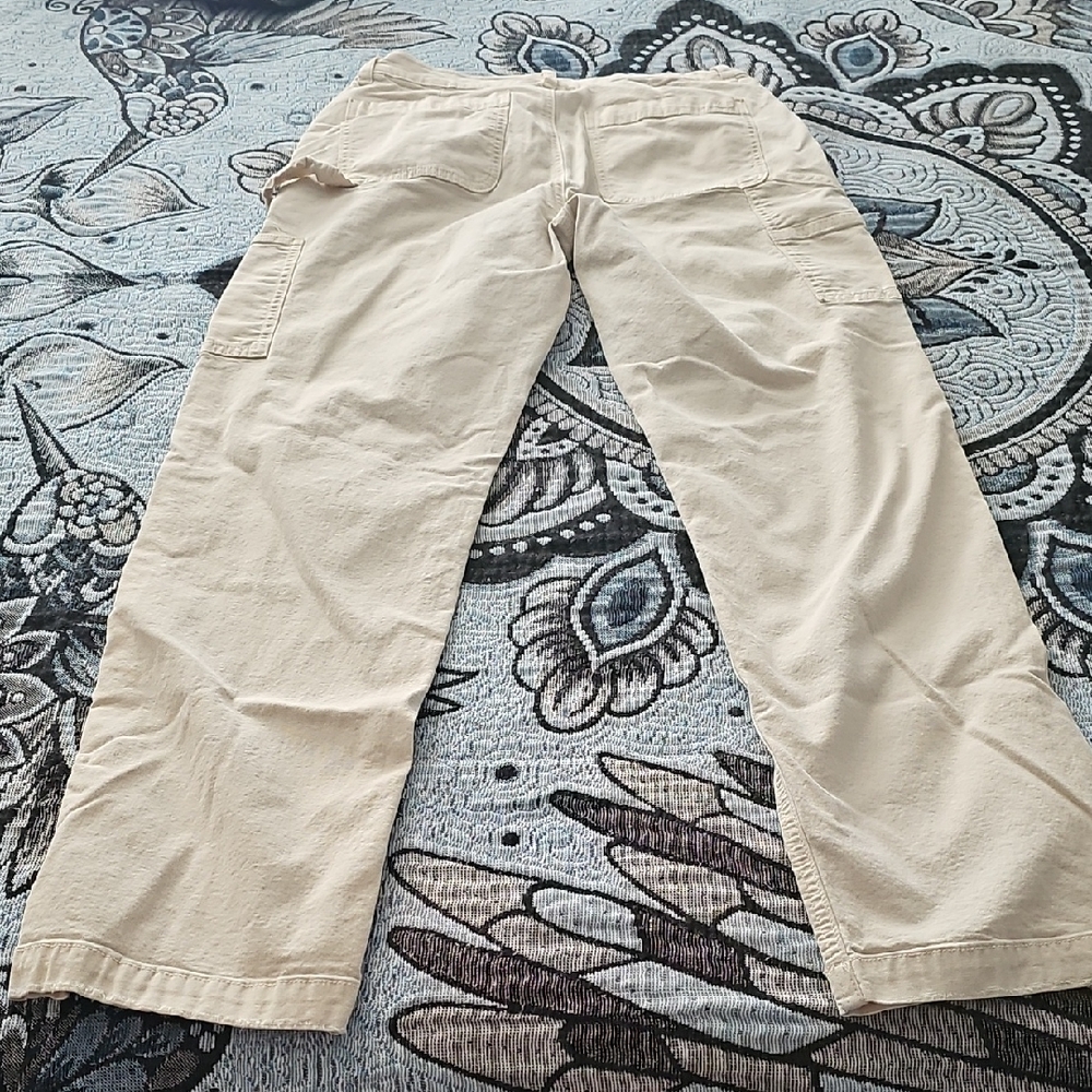 American Eagle Outfitters Light Tan Cargo Pants
